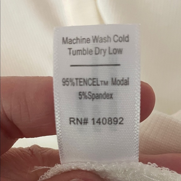 Marine Layer Lexi V-neck Womens M Cream Button-Down V-Neck Top - Picture 3 of 8